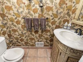 22 Knott Drive, Glen Cove NY 11542