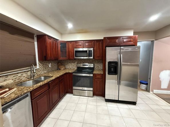 2331 Neptune Avenue, Seaford NY 11783