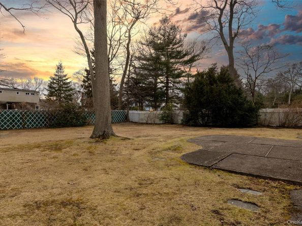 106 Powell Court, North Babylon NY 11703