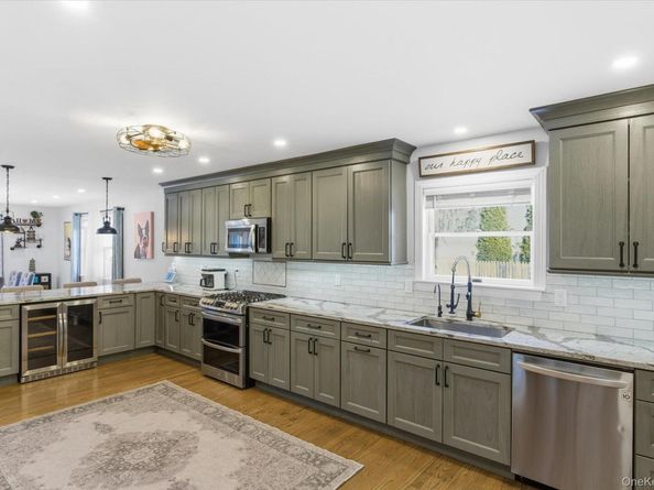 1 Northumberland Drive, Shoreham NY 11786