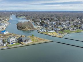 4 Bay Street, Center Moriches NY 11934