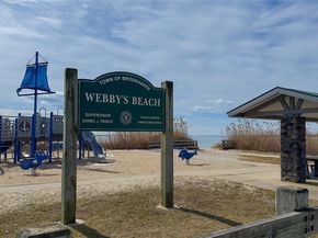 4 Bay Street, Center Moriches NY 11934