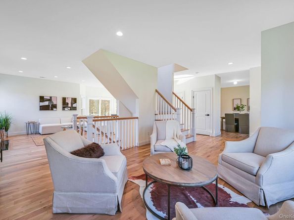 7 Henkel Road, Lake Grove NY 11755