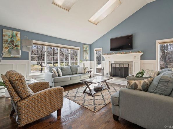 25 Cliff Road W, Wading River NY 11792