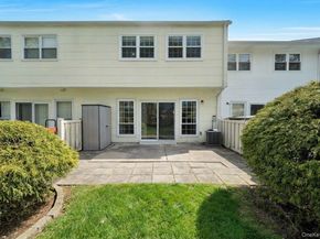 11 Manors Drive, Jericho NY 11753