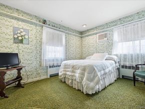 8 Andover Court, Garden City NY 11530