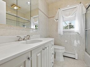 8 Andover Court, Garden City NY 11530