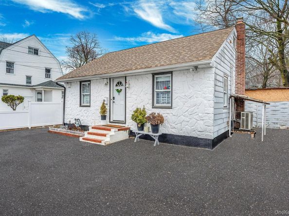 26 E Smith Street, Amityville NY 11701