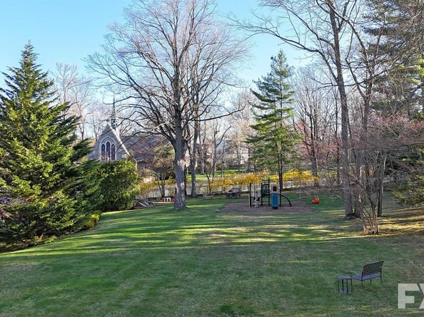 50 Popham Road LN, Scarsdale NY 10583