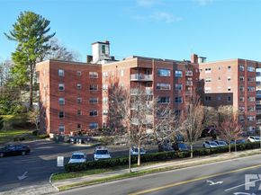 50 Popham Road LN, Scarsdale NY 10583