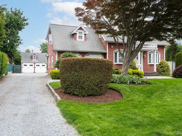 18 Loring Road, Levittown NY 11756