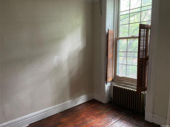 21 Saint Marks Pl., Brooklyn NY 11217