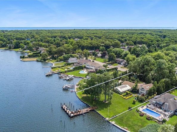 293 Great River Road, Great River NY 11739
