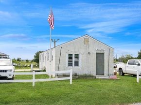 53 Crassen Boulevard 31, Amagansett NY 11930