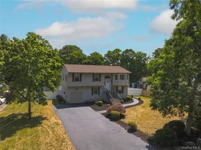 185 Magnolia Drive, Selden NY 11784