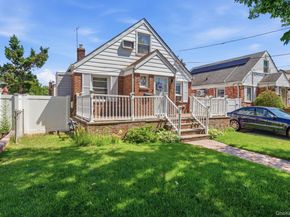 10 Everett Street, Valley Stream NY 11580