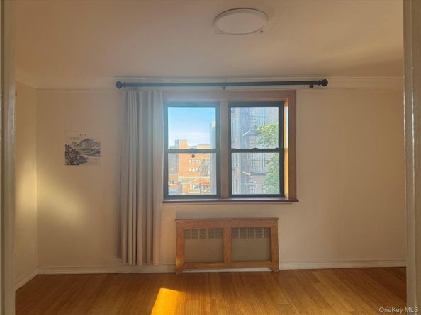 14336 Barclay Avenue 5H, Flushing NY 11355