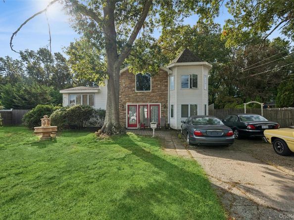 10 Elk Lane, South Setauket NY 11720