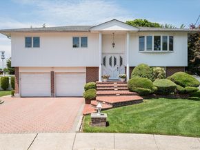 1 Eliot Court, Syosset NY 11791