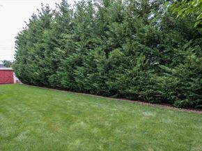 1 Eliot Court, Syosset NY 11791