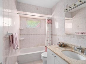 1 Eliot Court, Syosset NY 11791