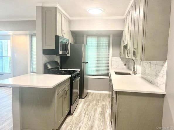 33 Juniper Court 33, Coram NY 11727
