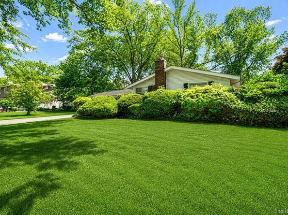 3 Cedar Crest Drive, Dix Hills NY 11746