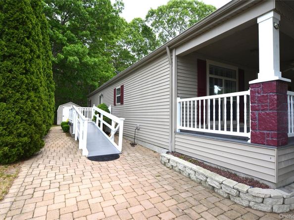 1661 Old Country Road 516, Riverhead NY 11901