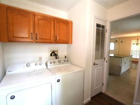 1661 Old Country Road 516, Riverhead NY 11901