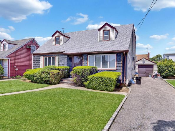 51 Virginia Street, Valley Stream NY 11580