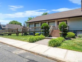 515 Picasso Way 515, Middle Island NY 11953