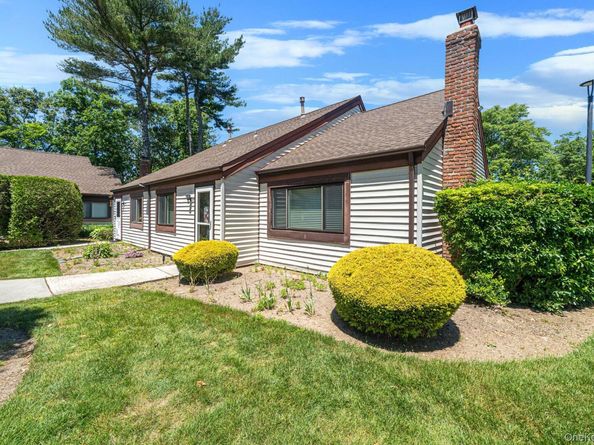 515 Picasso Way 515, Middle Island NY 11953