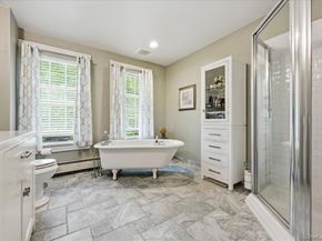 39 Little East Neck Road S, Babylon NY 11702