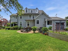 39 Little East Neck Road S, Babylon NY 11702