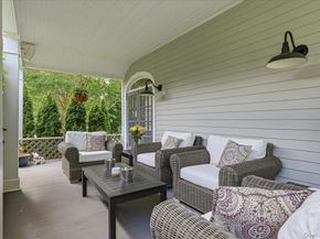 39 Little East Neck Road S, Babylon NY 11702