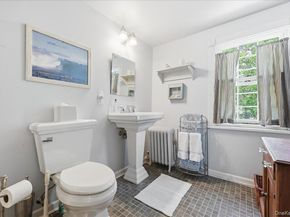 39 Little East Neck Road S, Babylon NY 11702