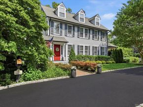 39 Little East Neck Road S, Babylon NY 11702