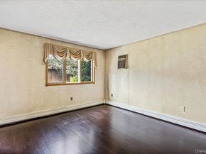 104 Choir Lane, Westbury NY 11590