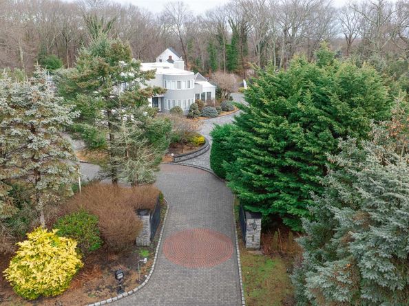 83 Cliff Road, Port Jefferson NY 11777