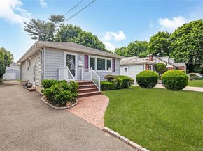 6 Center Street 20, Hicksville NY 11801