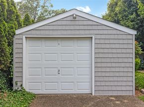6 Center Street 20, Hicksville NY 11801