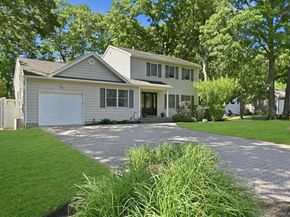 32 Scenic Hills Drive, Ridge NY 11961