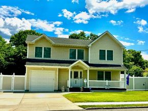 285 Daniel Street, Lindenhurst NY 11757