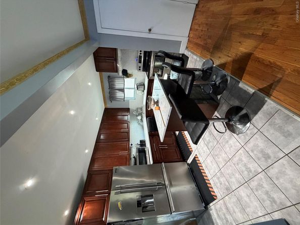 33 Washington Avenue, Deer Park NY 11729