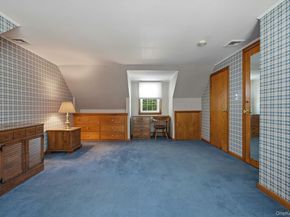1 Dogwood Street, Farmingdale NY 11735