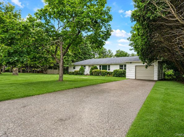 685 Village Lane, Mattituck NY 11952