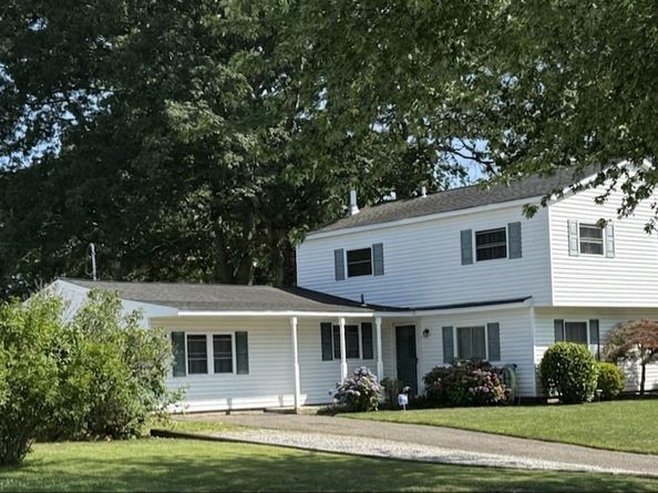 9 College Hills Drive, Farmingville NY 11738