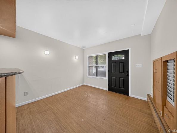 143-27 Roosevelt Avenue, Flushing NY 11354