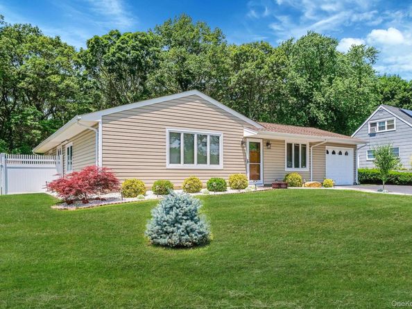 150 Rosemont Avenue, Farmingville NY 11738