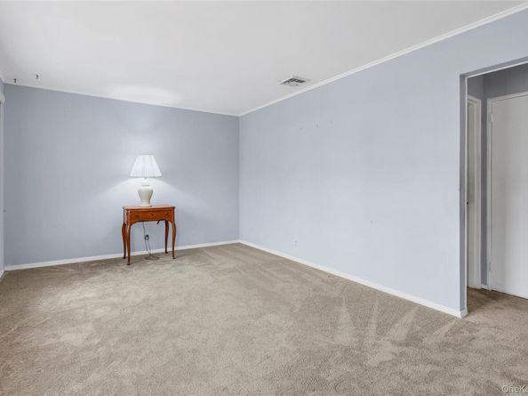 29 Westbury Avenue, Plainview NY 11803